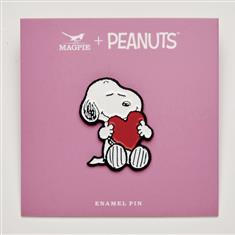 Snoopy Peanuts Give Hugs Pin Heart