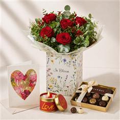 The Little Love Bundle 6 Rose Gift Set